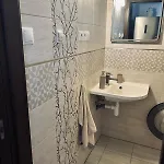 公寓 Spacious 2-bedroom In With Parking *