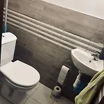 Spacious 2-bedroom In With Parking 公寓 *