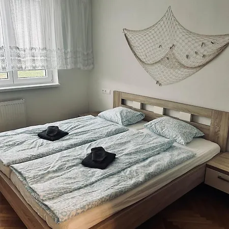 Spacious 2-bedroom In With Parking Topoľčianky