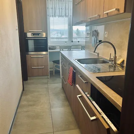 아파트 Spacious 2-bedroom In With Parking