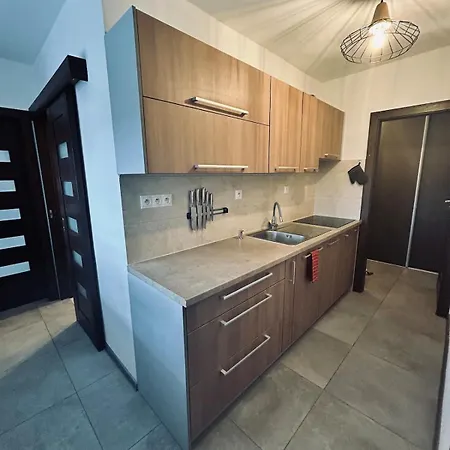 Spacious 2-bedroom In With Parking 아파트 *
