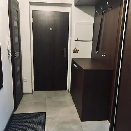 Spacious 2-bedroom In With Parking Topoľčianky