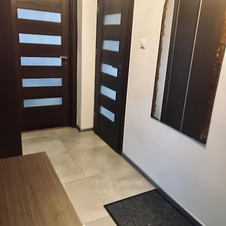 Daire Spacious 2-bedroom In With Parking