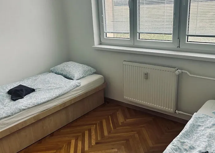 Spacious 2-bedroom In With Parking * Topoľčianky