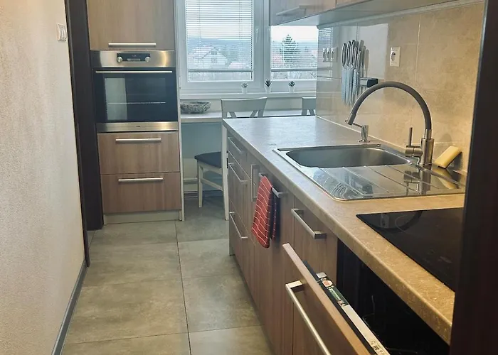 아파트 Spacious 2-bedroom In With Parking