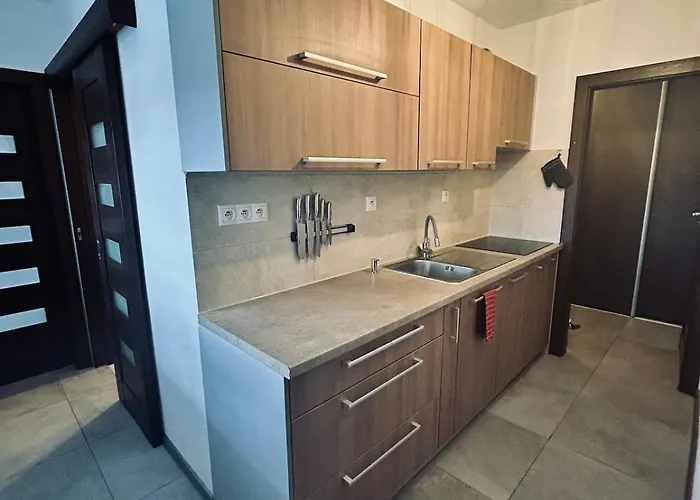 Spacious 2-bedroom In With Parking 아파트 *