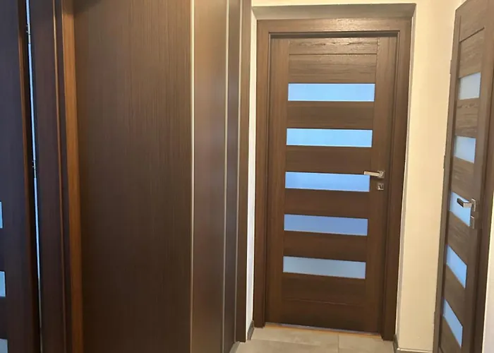 Apartman Spacious 2-bedroom In With Parking